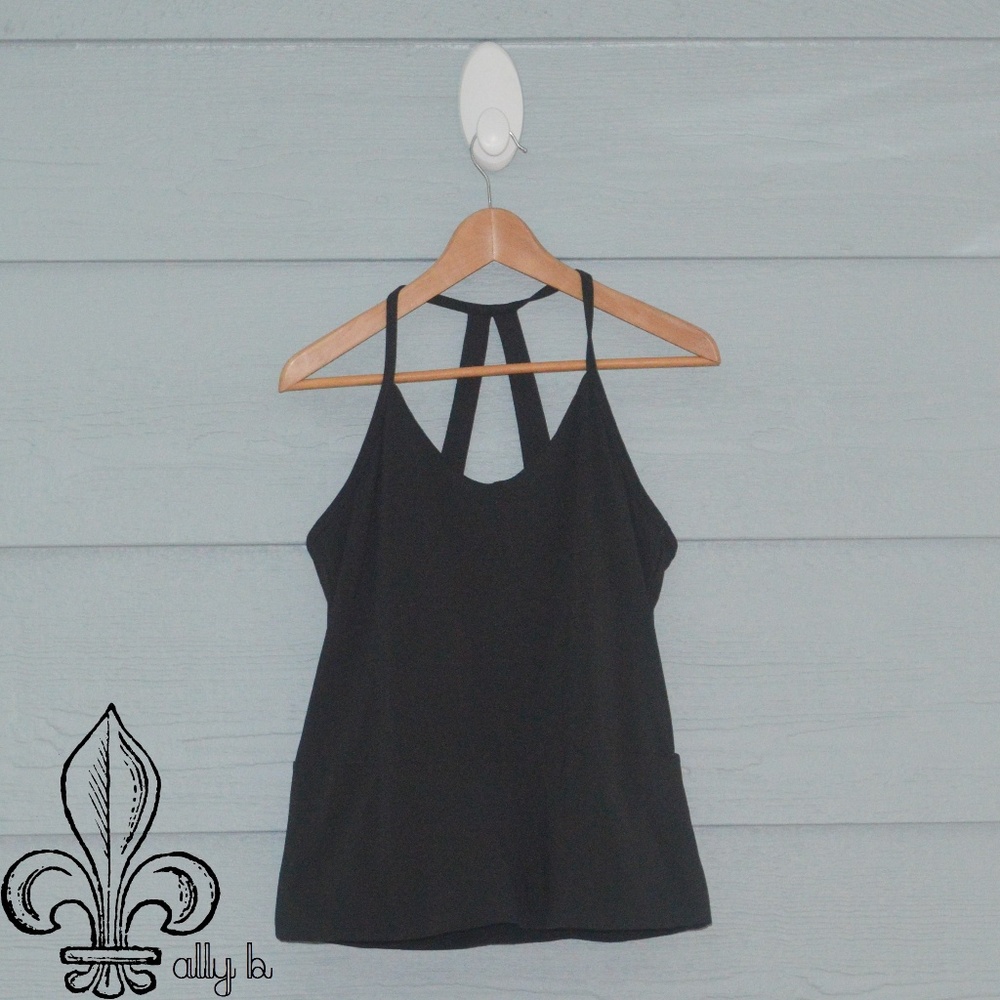 🖤Fabletics black peplam tank w/ built in bra🖤